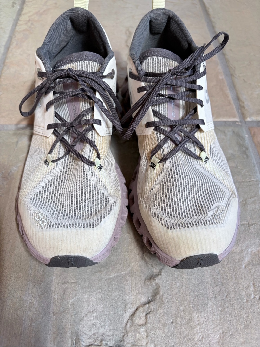 On Running Women's Athletic Lace-Up Running Shoes — Cream/Gray/Purple 6.5 - Picture 2 of 9